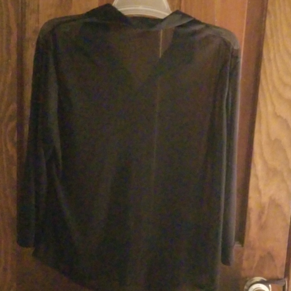 Sheer blouse. - Picture 3 of 7
